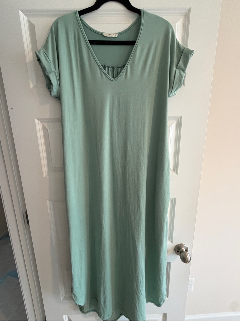 entro Seafoam V‑Neck Maxi Dress